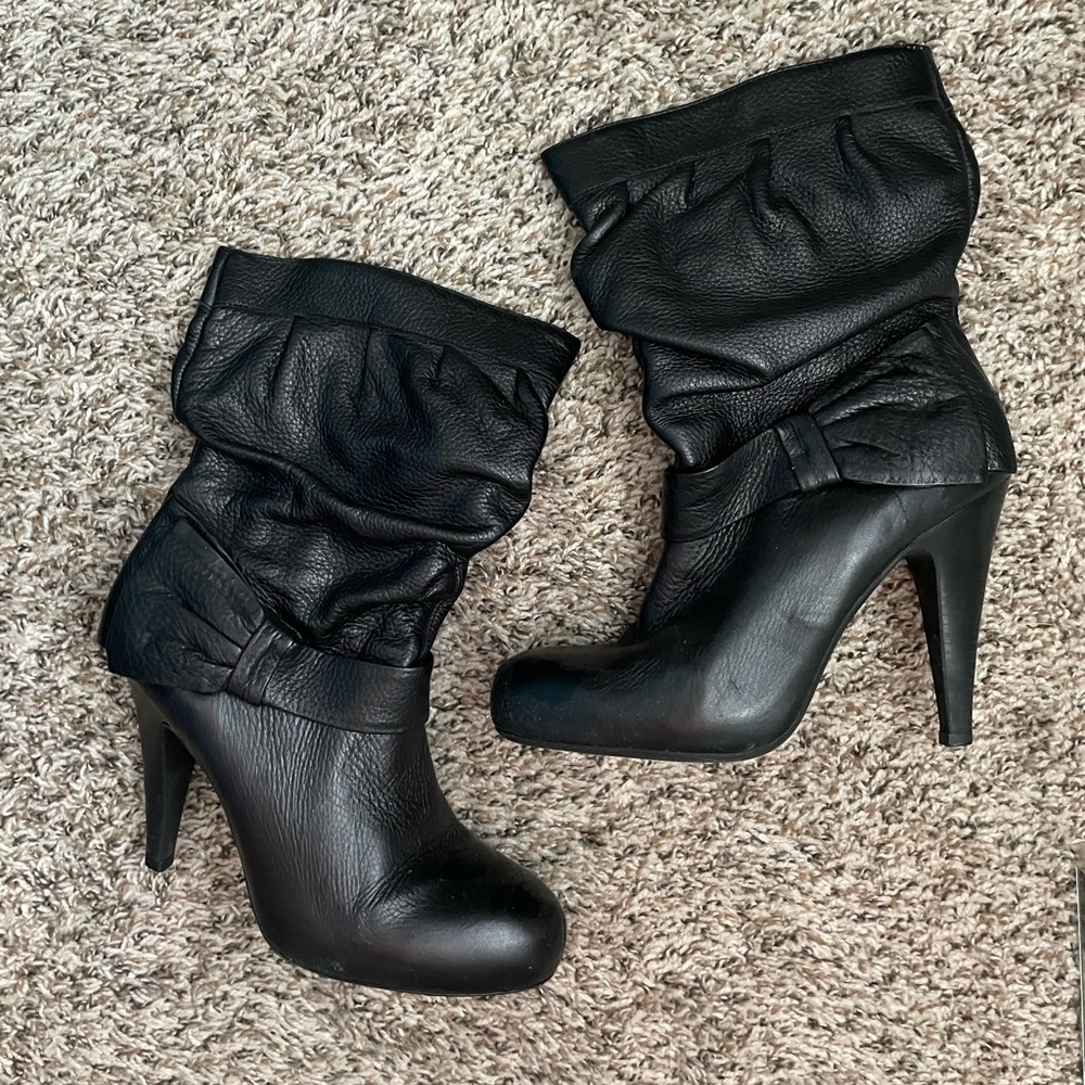Gianni Bini faux leather slouch booties size 9